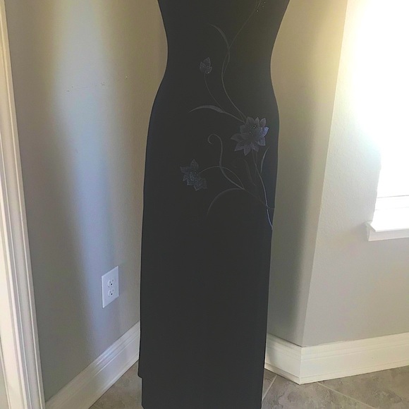 Midnight blue velvet cache formal dress - Picture 3 of 4